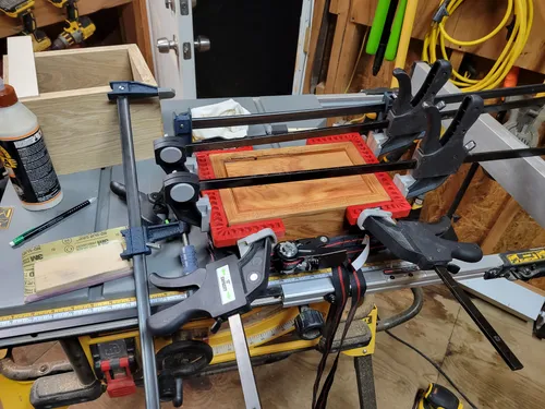 The box clamped up during glue-up