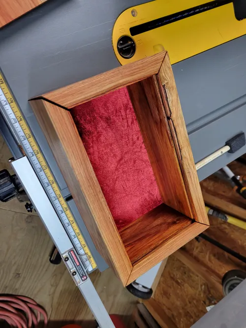Box mocked up with the velvet-lined bottom in place